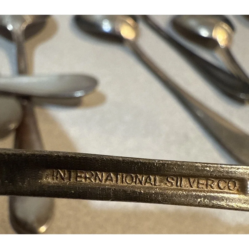 INTERNATIONAL SILVER‎ CO 12 silver-plated vintage Soup/ Bouillon spoons stamped